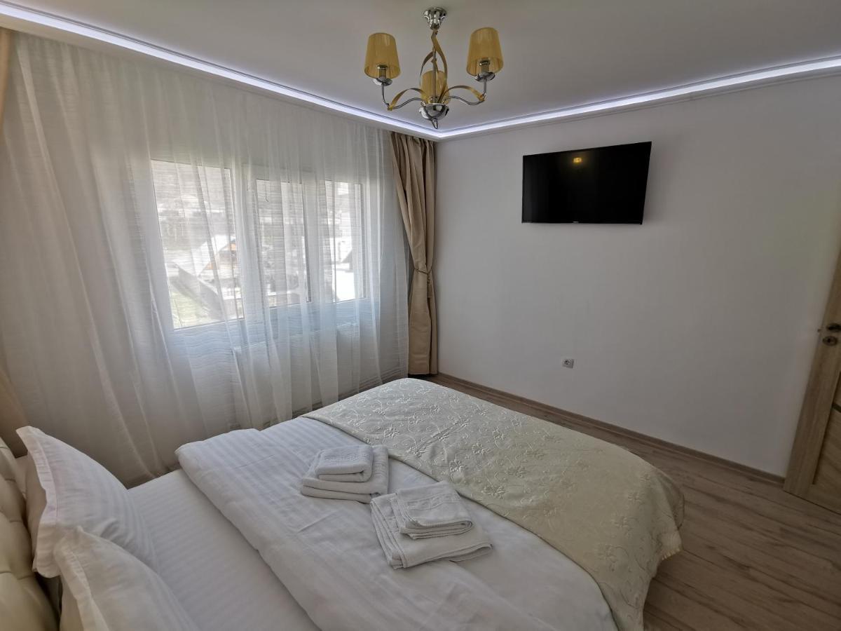 Apartament Gold Luxury Apartamento Tîrgu Ocna Exterior foto